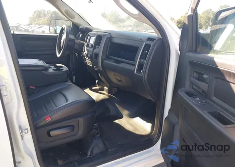 2022 Ram 1500 Classic Tradesman Quad Cab 4X2 6'4 Box z USA, uszkodzony, nr VIN 1C6RR6FG0NS231780